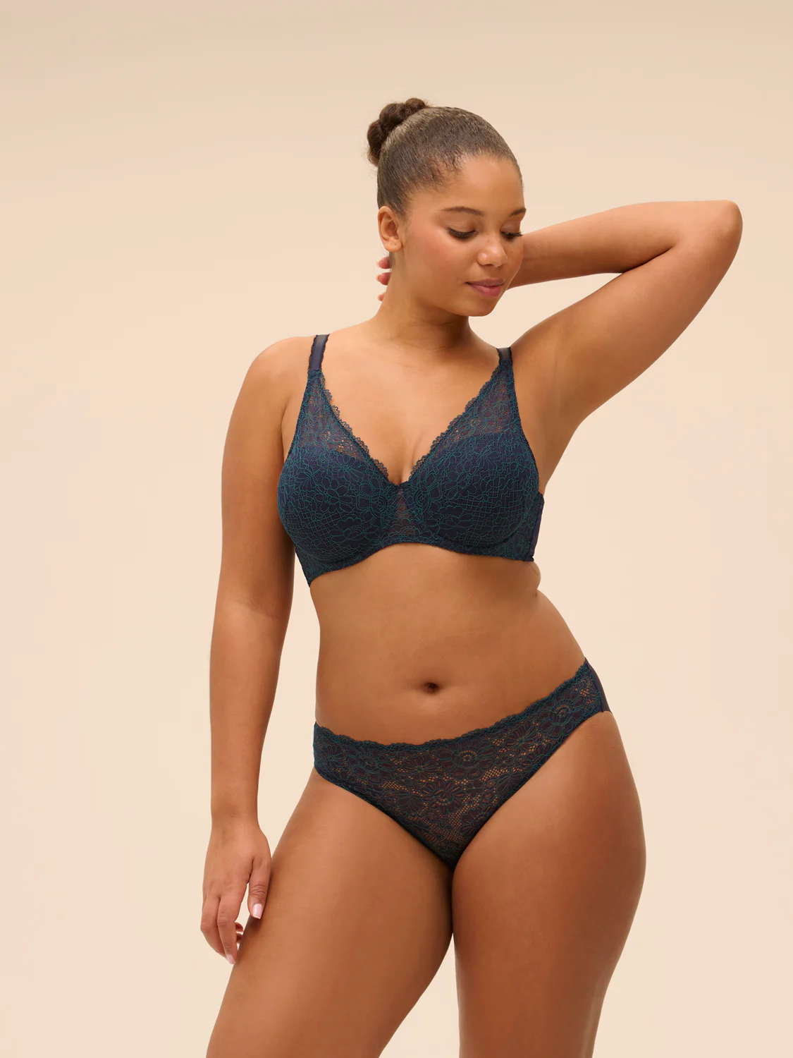 Squared neckline spacer bra - Sapphire - Image 12