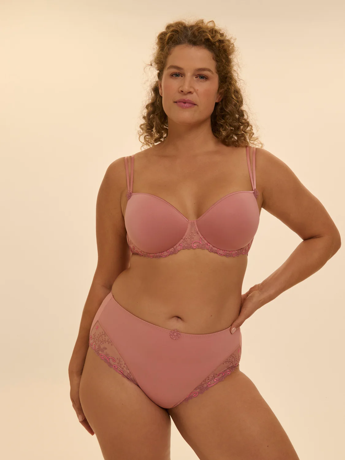 Squared neckline spacer bra - Smokey Pink - Image 7