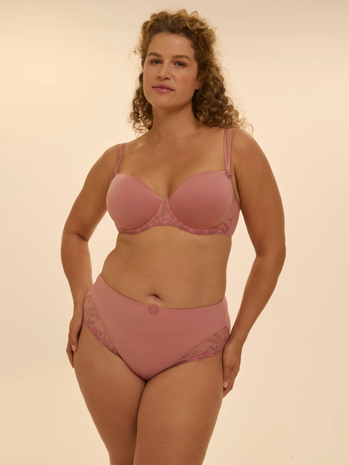 Squared neckline spacer bra - Smokey Pink - Image 8