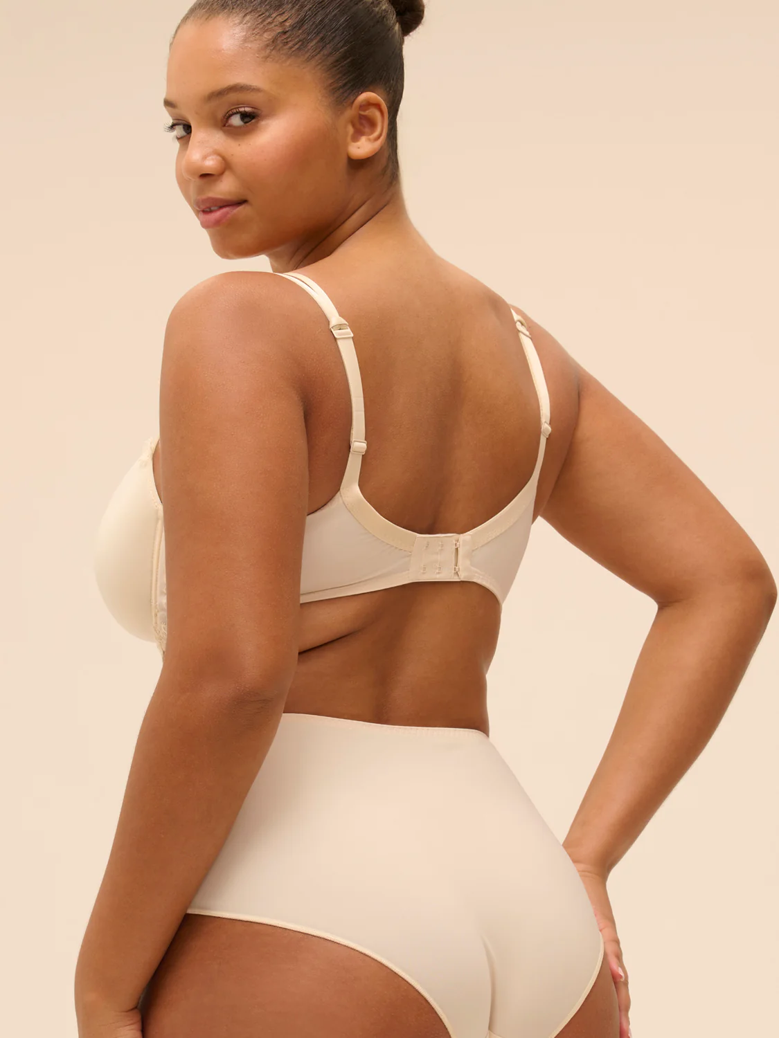 Squared neckline spacer bra - Topaz Beige - Image 9