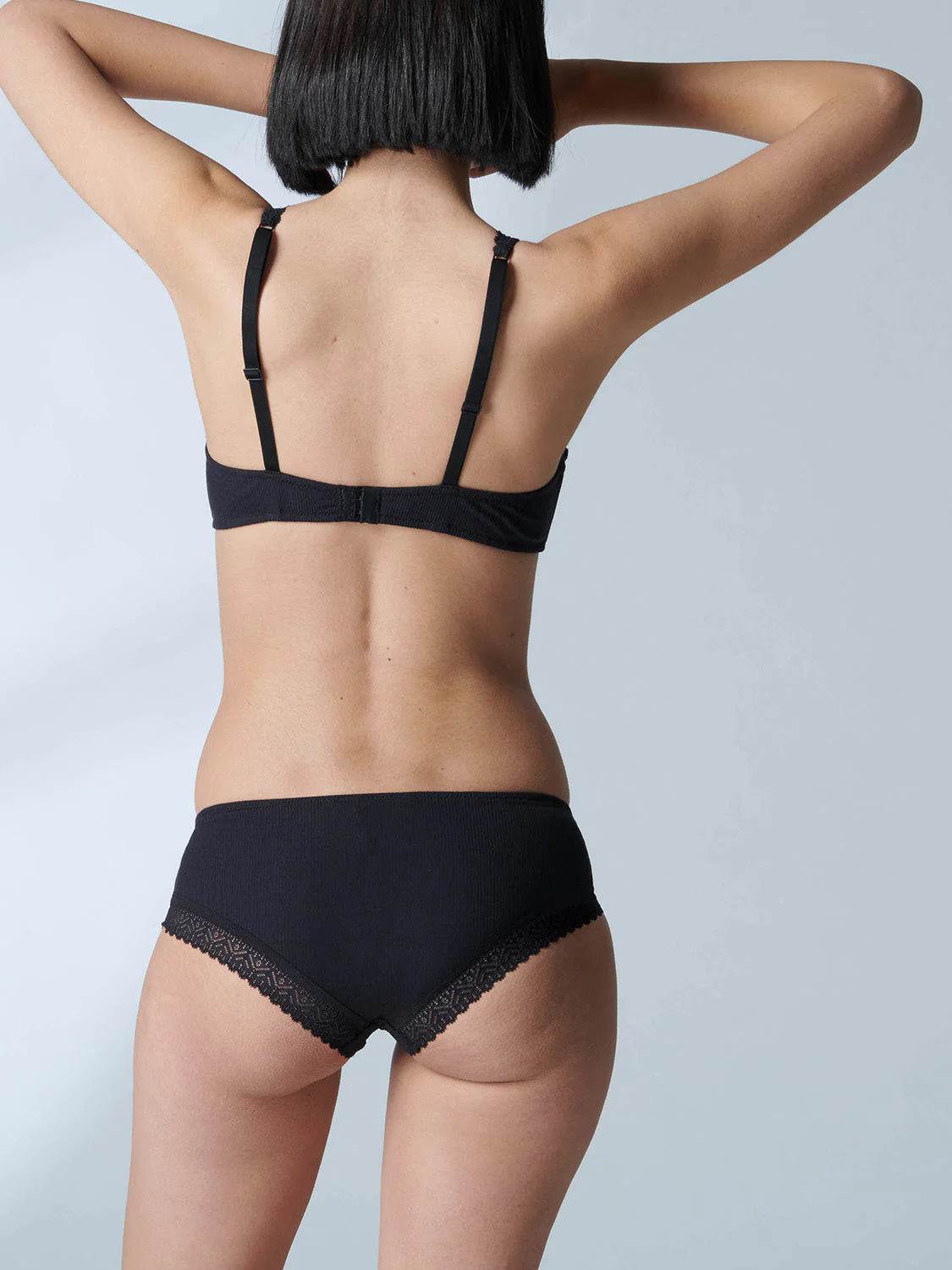 Structured wireless bra - Black - Image 4
