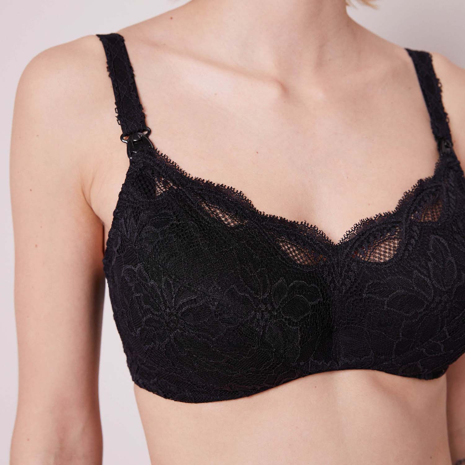 Underwire maternity and nursing bra - Black - Image 7