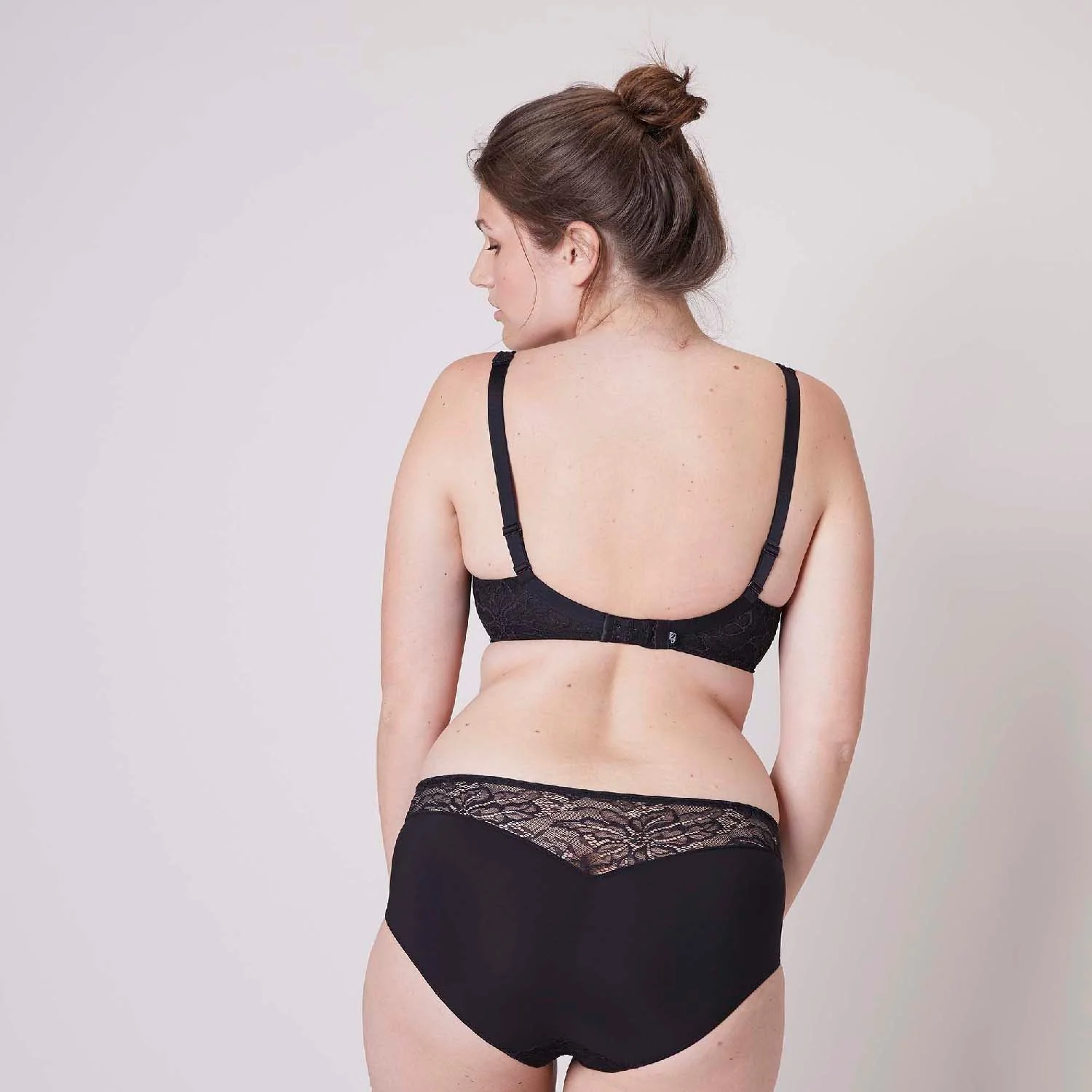 Underwire maternity and nursing bra - Black - Image 9