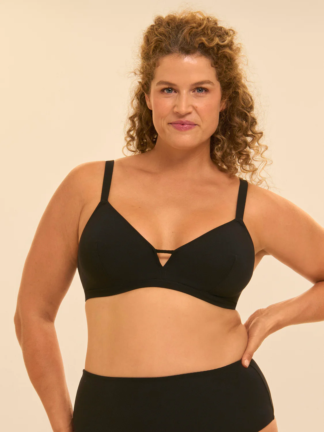 Underwired bikini triangle - Black - Image 4