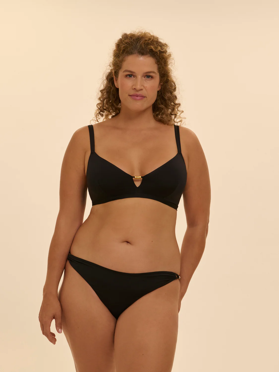 Underwired bikini triangle - Black - Image 10