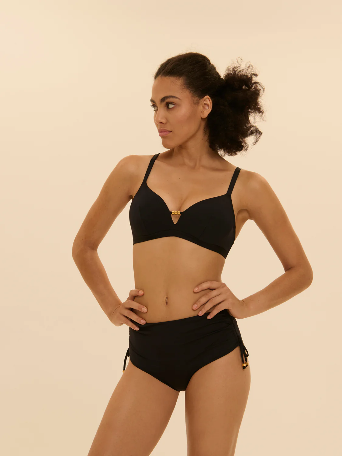 Underwired bikini triangle - Black - Image 3