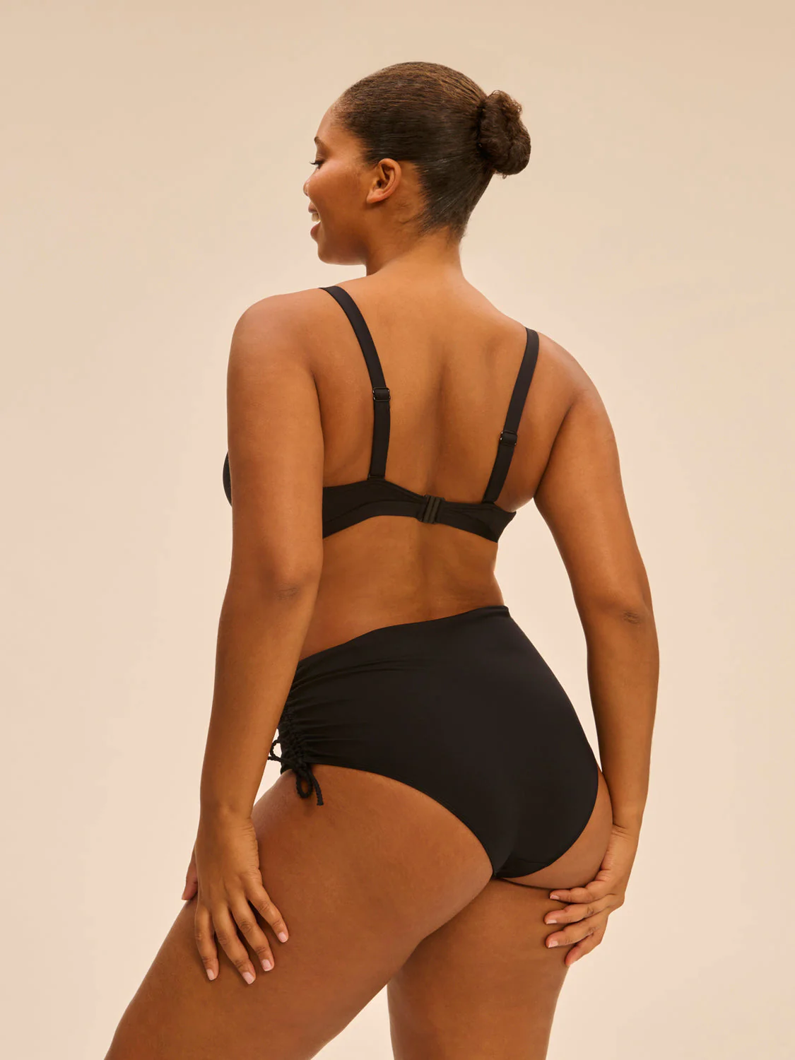 Underwired bikini triangle - Black - Image 11