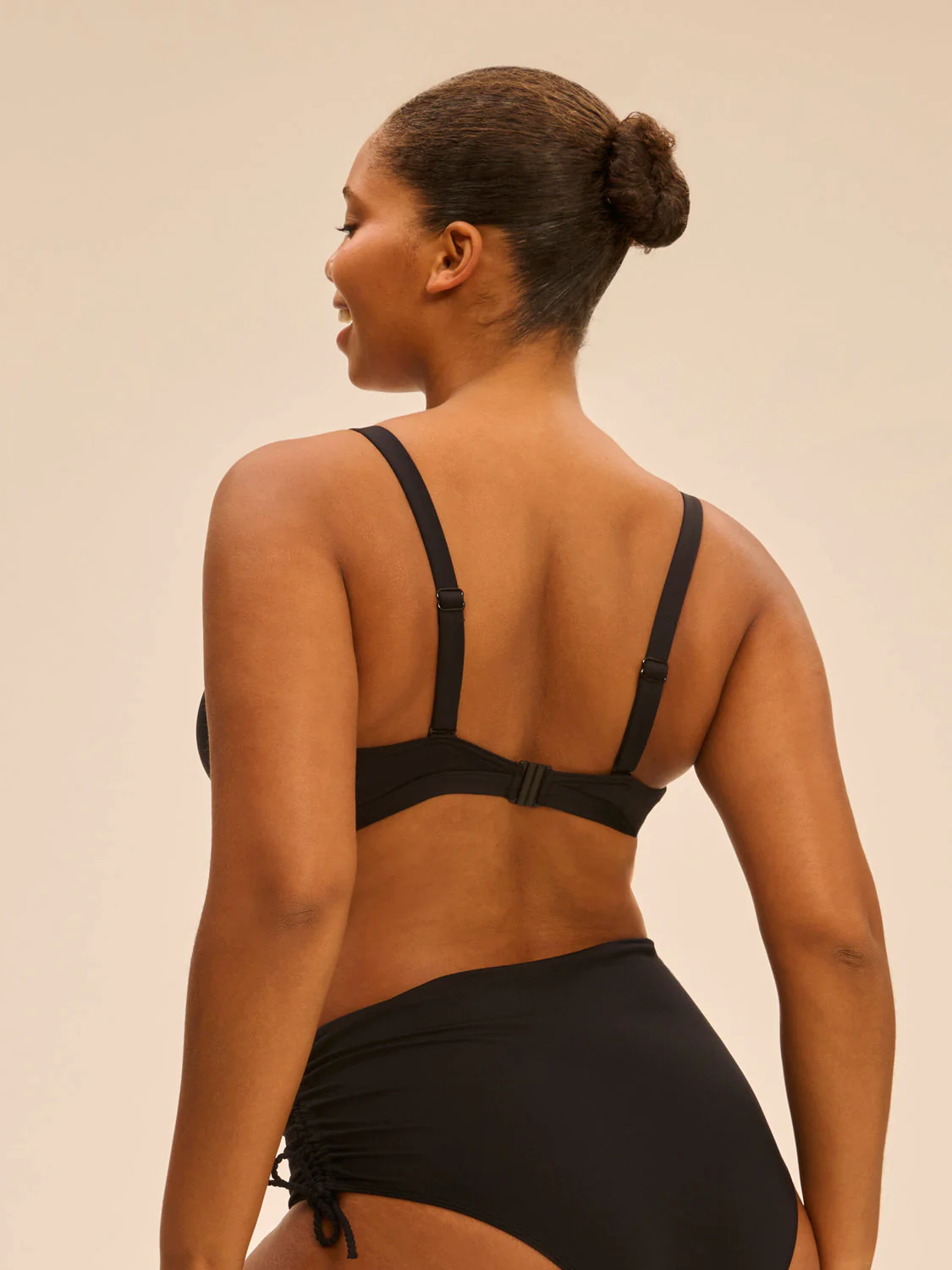 Underwired bikini triangle - Black - Image 8