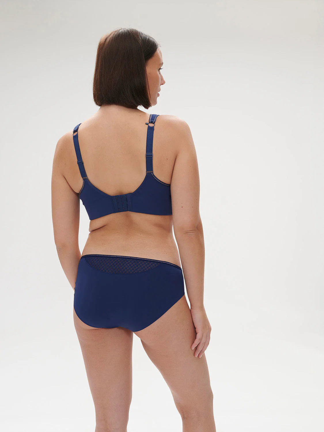 Underwired sports bra - Midnight - Image 5