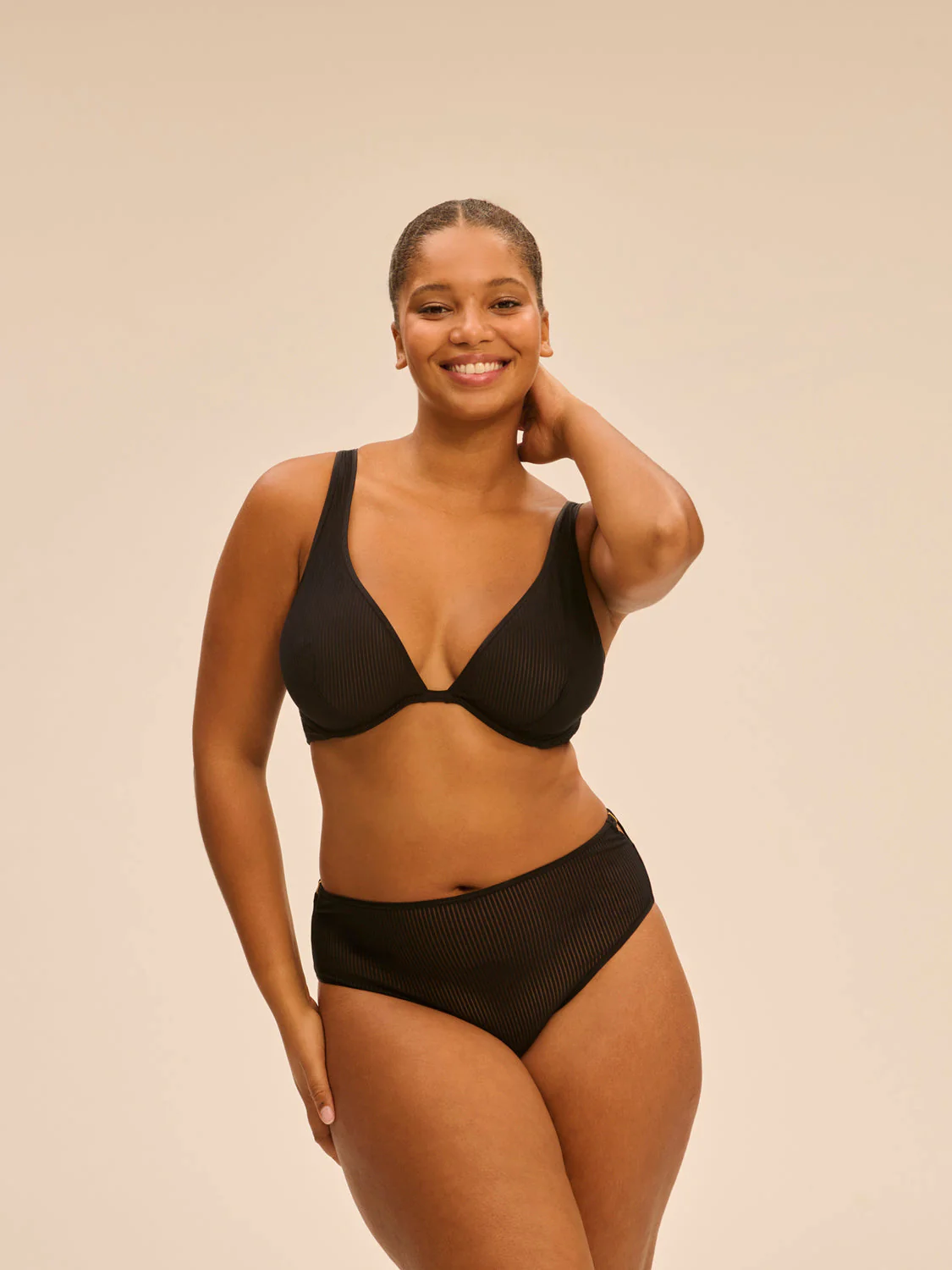 Underwired triangle bra - Black - Image 10