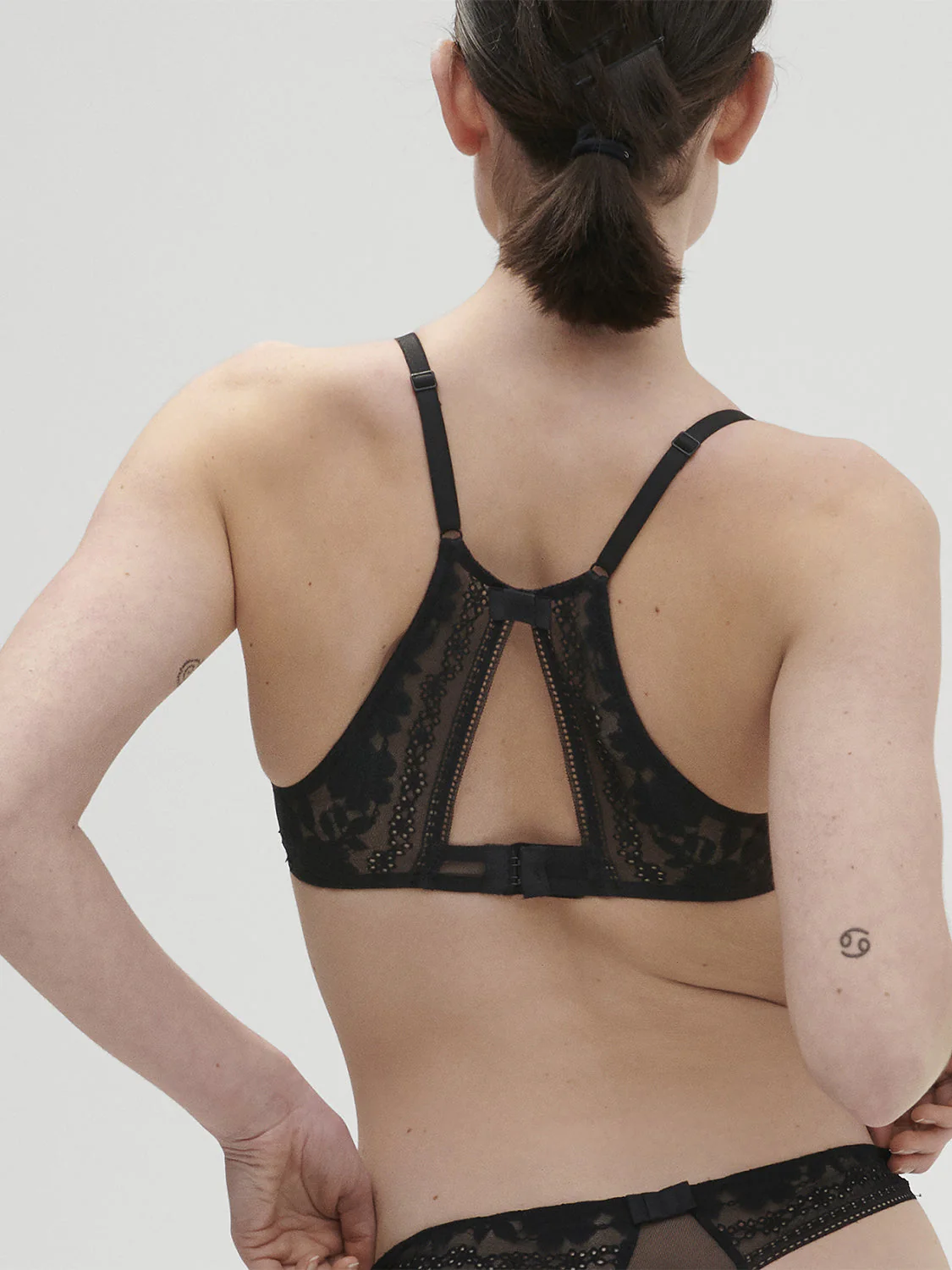 Underwired triangle bra - Black - Image 2